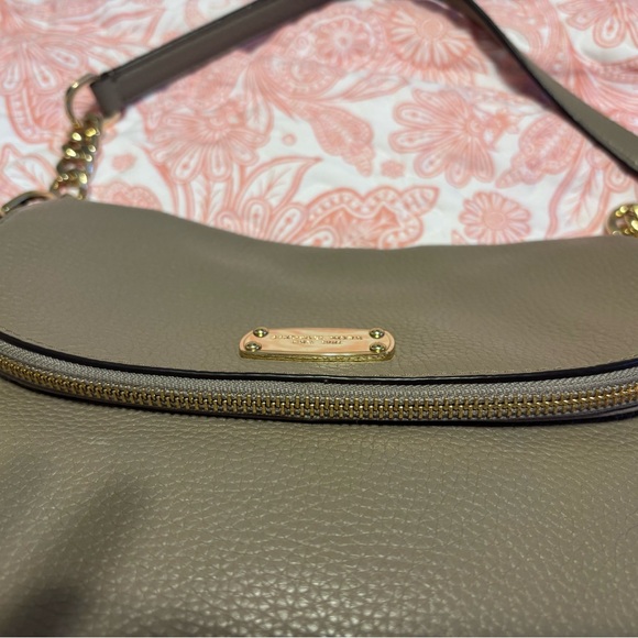 Michael Kors Brown Leather Shoulder Bag with Gold Accentsvery good condition - Picture 11 of 11